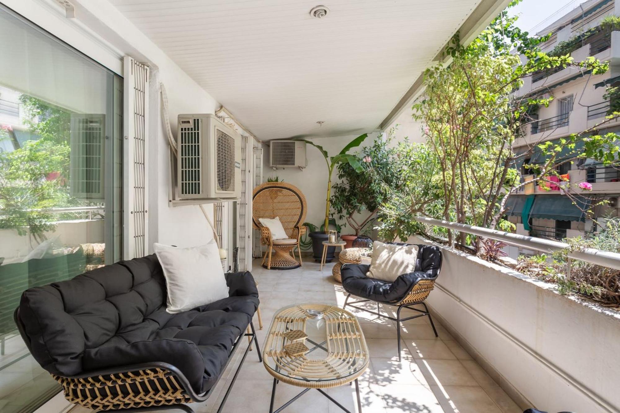 Fresh Detailed Stylish Apartment At Acropolis Athens Exterior photo